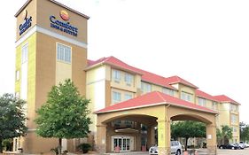 Comfort Inn & Suites Near Six Flags & Medical Center